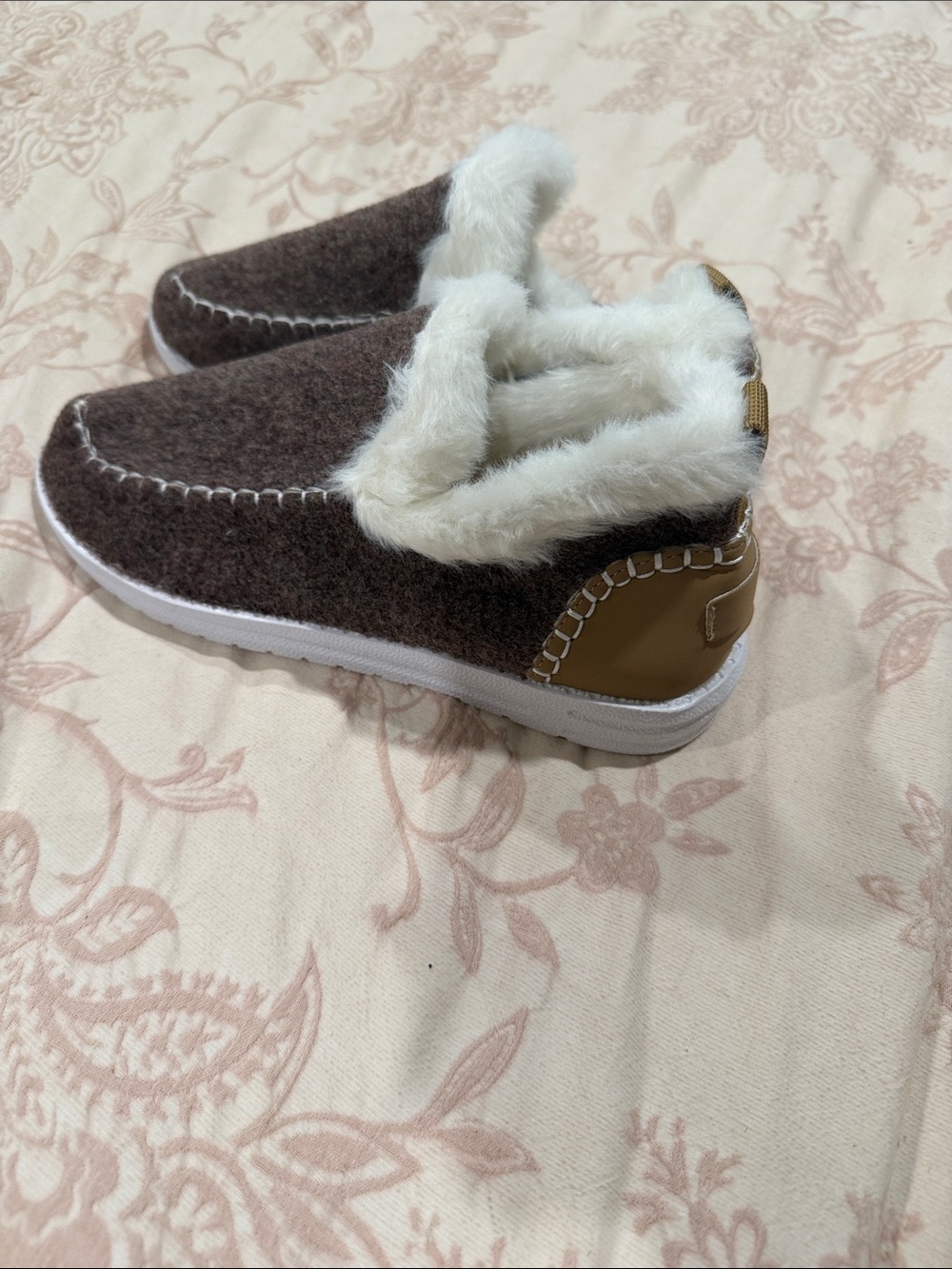 SHEIN Brown Faux Fur Lined Slip-On Slippers